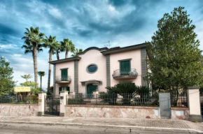Отель Villa Laura  Чистерна-Ди-Латина